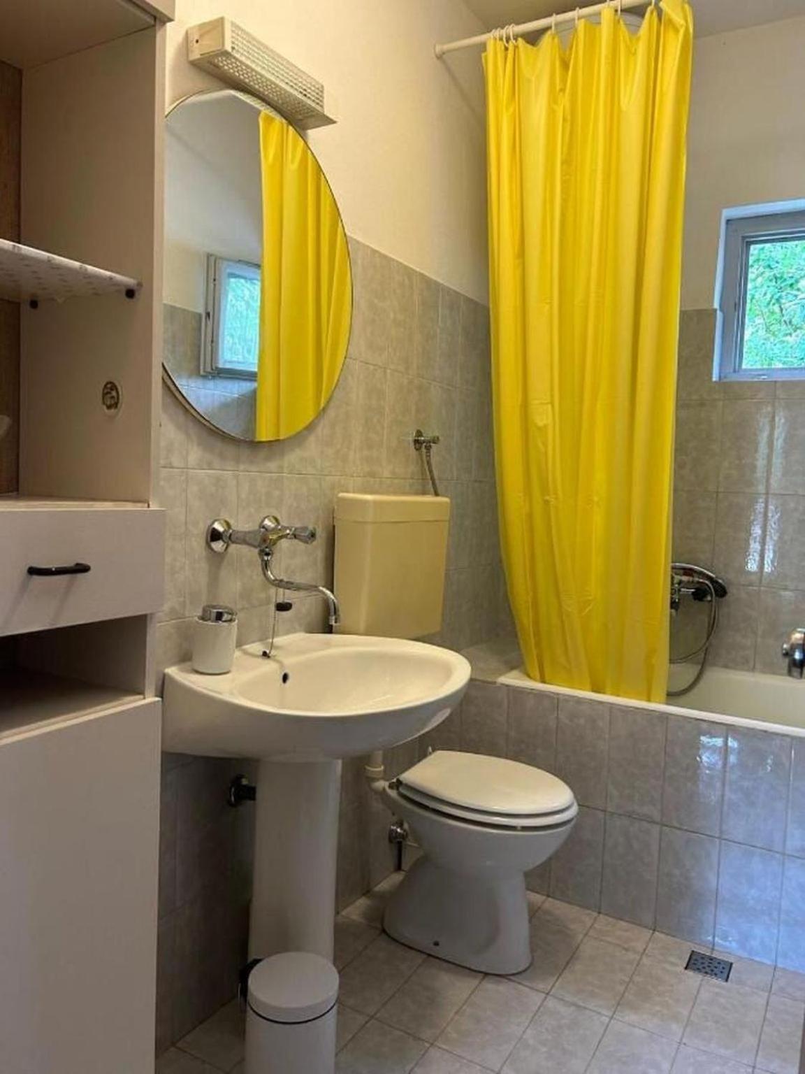 Apartments Matkov - Quite And Peaceful Location Jelsa  Esterno foto
