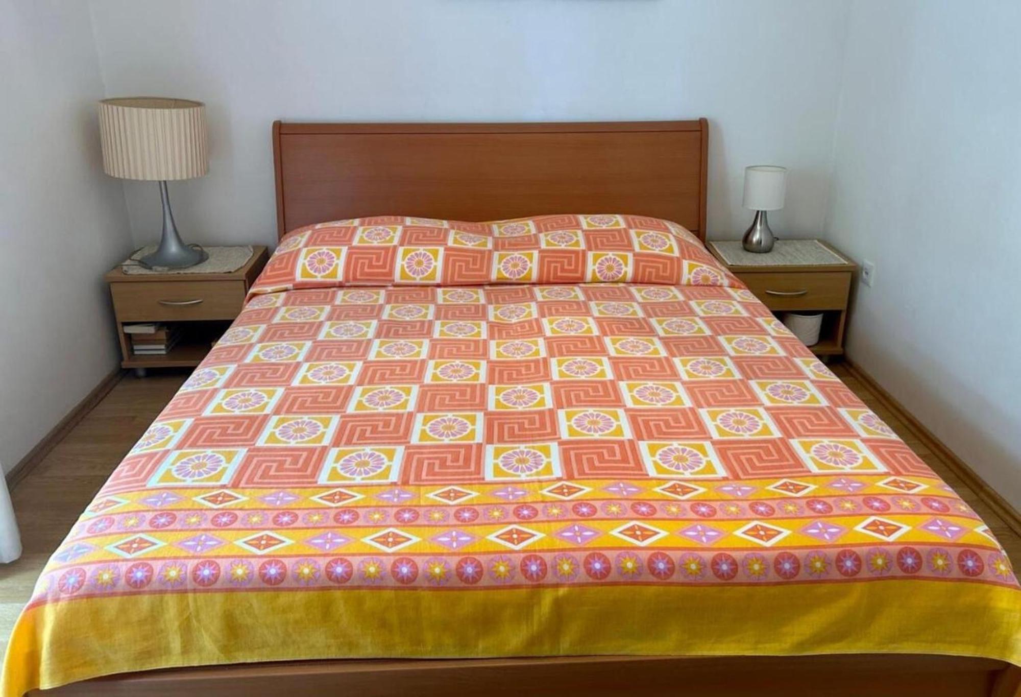 Apartments Matkov - Quite And Peaceful Location Jelsa  Esterno foto