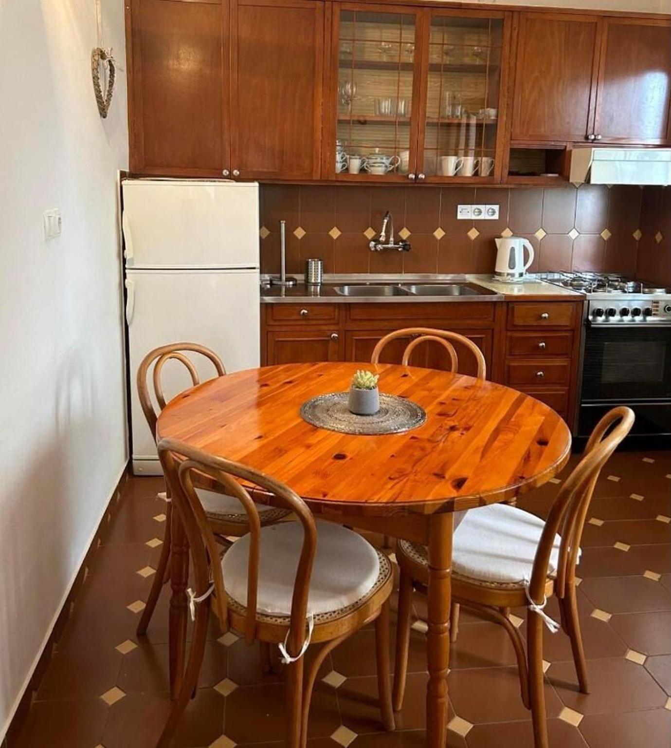 Apartments Matkov - Quite And Peaceful Location Jelsa  Esterno foto