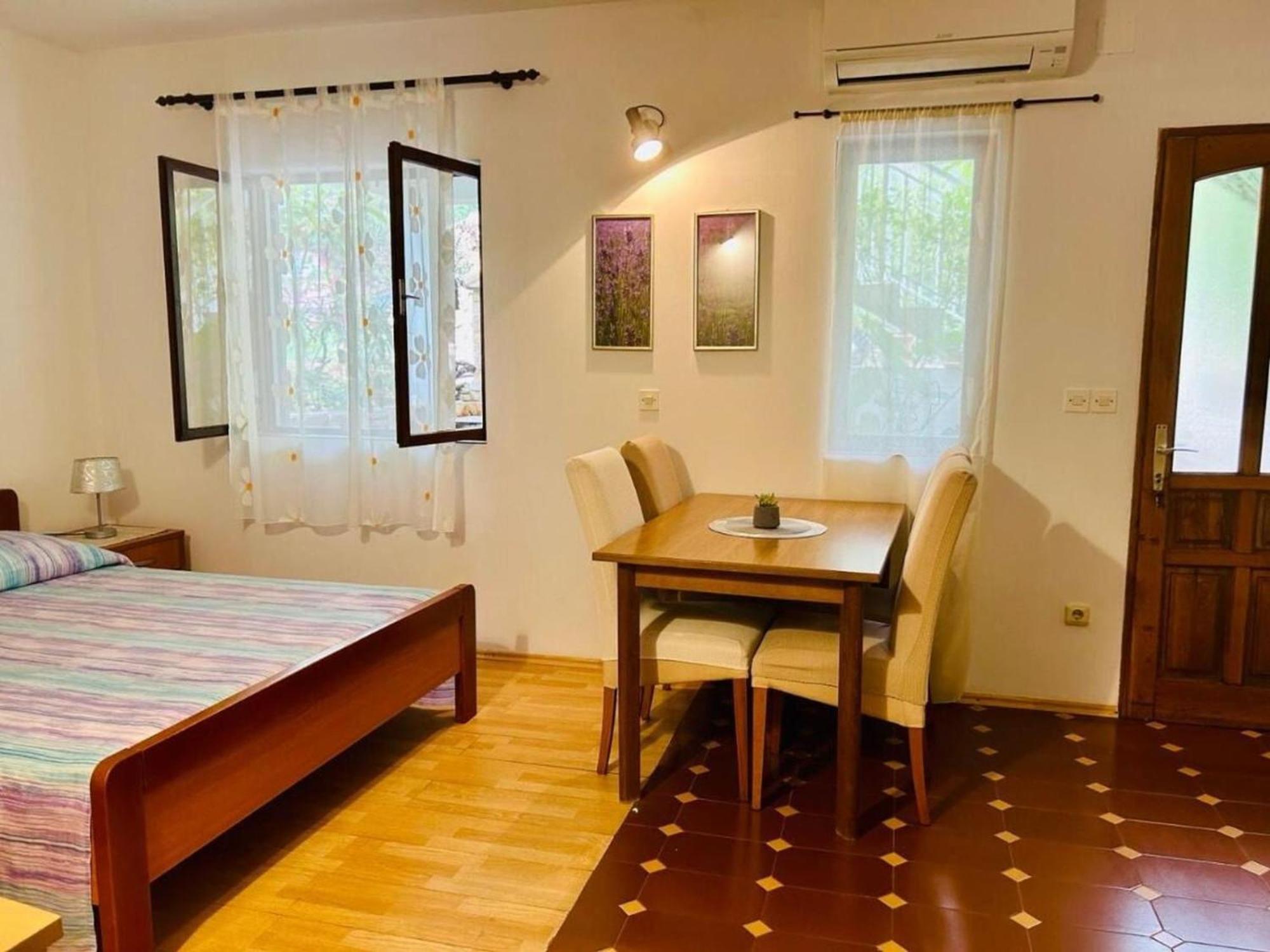 Apartments Matkov - Quite And Peaceful Location Jelsa  Esterno foto